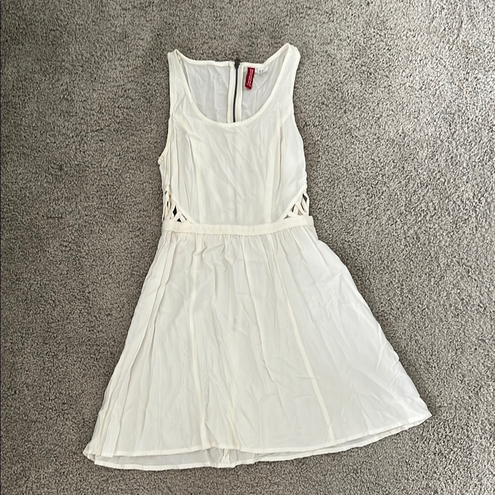 Charming White Cutout Sleeveless Dress